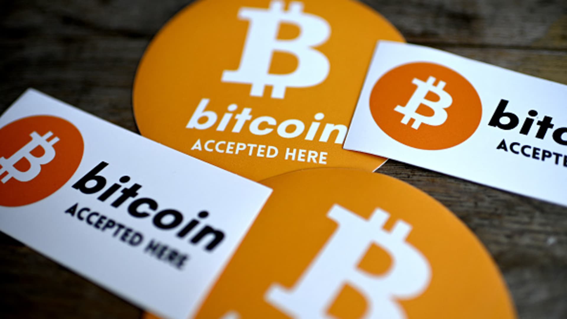 bitcoin-etf-inflows-surge-120k