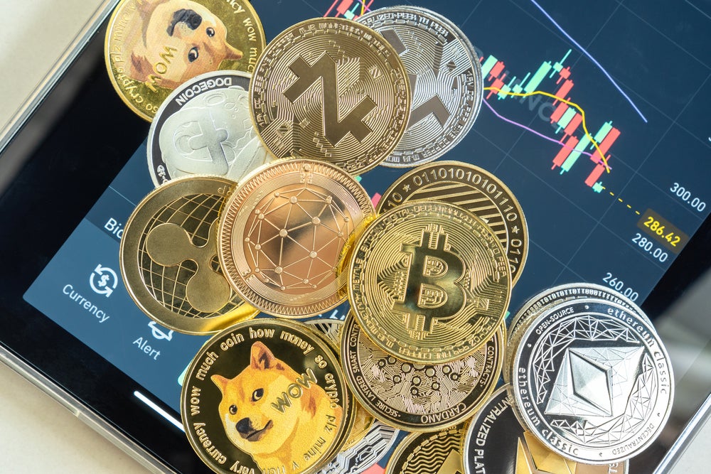 altcoins-bullish-signal-bitcoin-surge